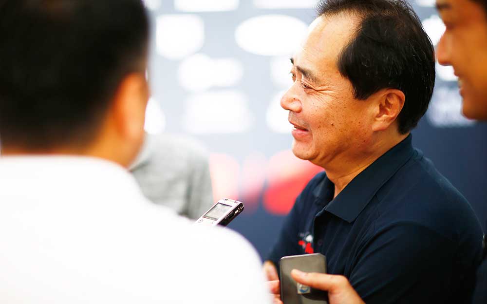 本田F1技术负责人田边丰治在摩纳哥接受采访