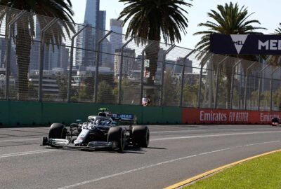 2019年F1澳大利亚大奖赛三练，梅赛德斯W10驶过阿尔伯特公园赛道