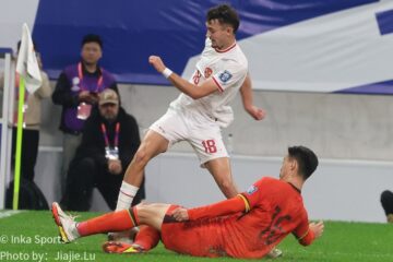 中国球员滑铲印尼18号球员