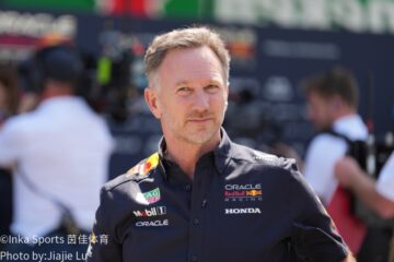 F1赛车赛道弯道行驶