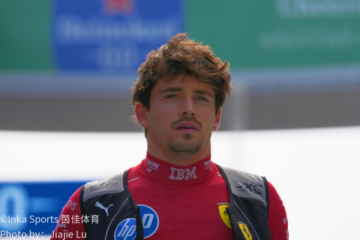 F1赛车赛道弯角行驶