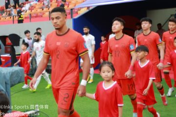 中国队前场配合进攻