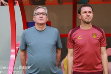 中国队球员红色球衣肖像