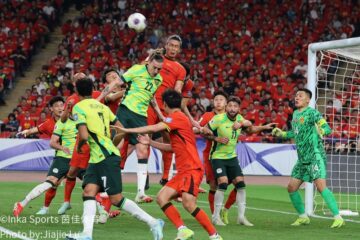 中国队激烈拼抢