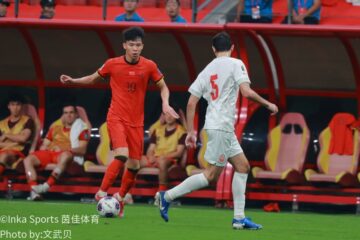 中国队前场配合进攻