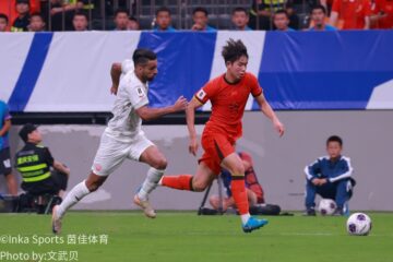 巴林队控球组织进攻