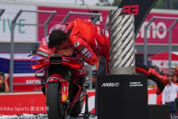 MotoGP赛车在茂木赛道竞逐