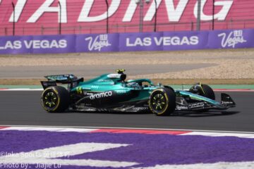 F1维修区车库内部