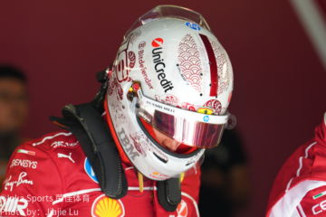 法拉利F1赛车红色车身特写