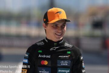 F1维修区车库赛车设备