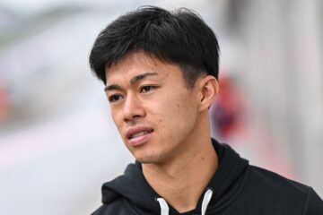 小椋蓝在MotoGP奥地利大奖赛围场接受采访