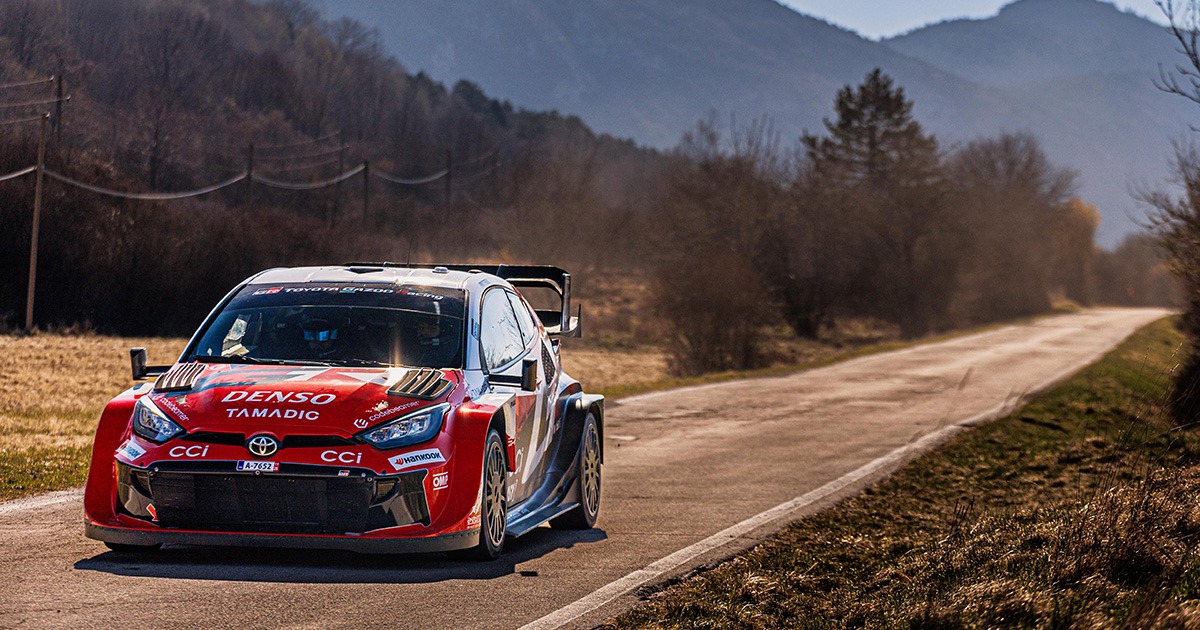 丰田GR Yaris Rally1赛车在铺装路面进行2026赛季测试