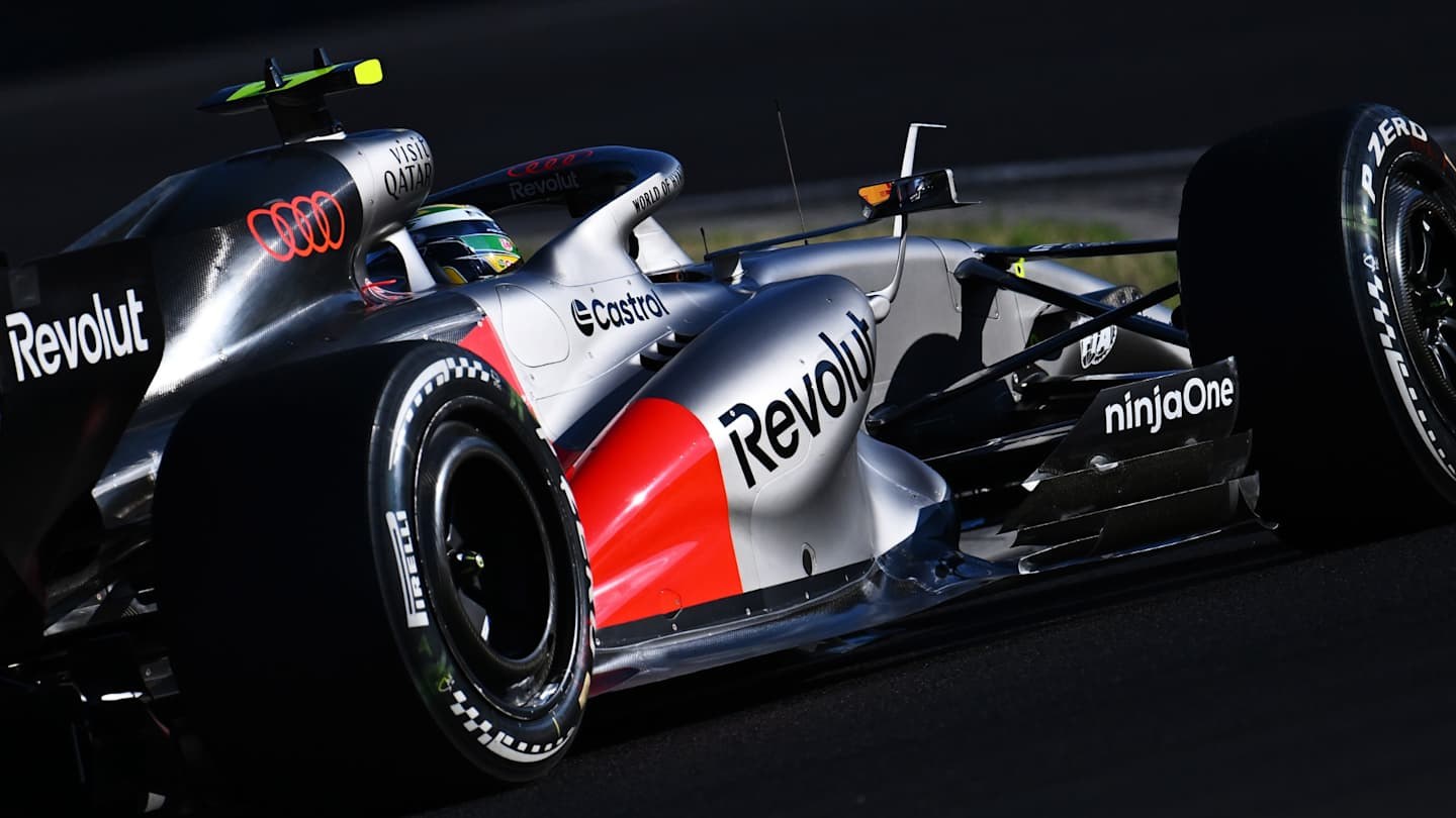 奥迪2026赛季F1赛车车身上的Castrol品牌标识