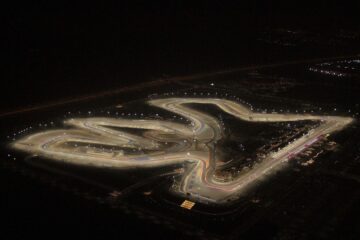 夜间灯光下的卡塔尔卢塞尔国际赛道（资料图）