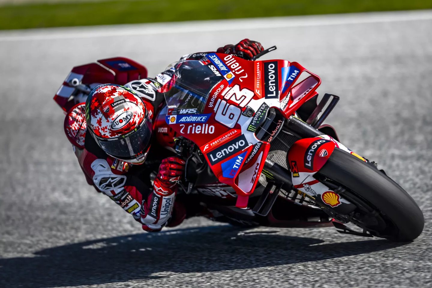 弗朗切斯科·巴尼亚亚驾驶63号杜卡迪赛车参加2026年MotoGP奥地利大奖赛