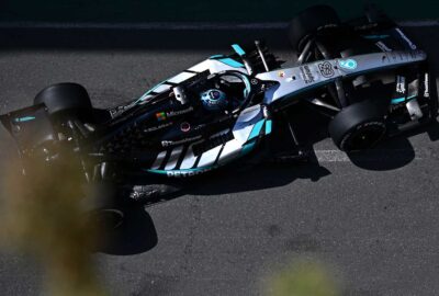 乔治·拉塞尔驾驶63号梅赛德斯赛车参加2026年阿塞拜疆大奖赛一练
