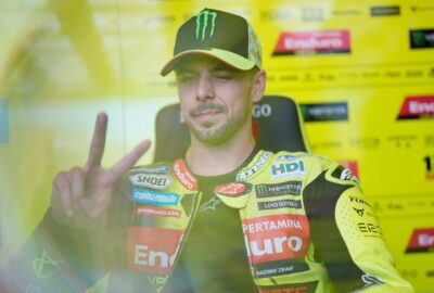 法比奥·迪詹南托尼奥身穿2026赛季VR46车队比赛服