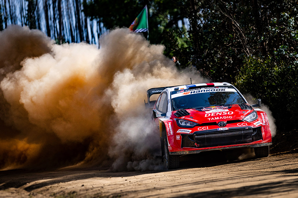 丰田GR Yaris Rally1在巴拉圭红土路的官方赛事资料图