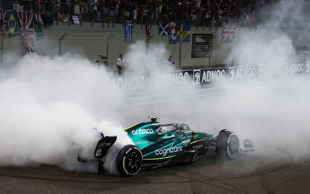 2022年F1阿布扎比大奖赛正赛，上演退役甜甜圈的维特尔（阿斯顿·马丁）