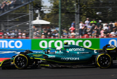 2022年F1澳大利亚大奖赛一练，维特尔驾驶阿斯顿·马丁AMR22在阿尔伯特公园赛道行驶