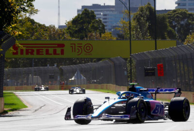 2022年F1澳大利亚大奖赛一练，奥康驾驶阿尔派在阿尔伯特公园赛道行驶