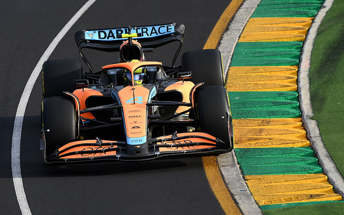 2022年F1澳大利亚大奖赛，诺里斯驾驶迈凯伦在阿尔伯特公园赛道行驶