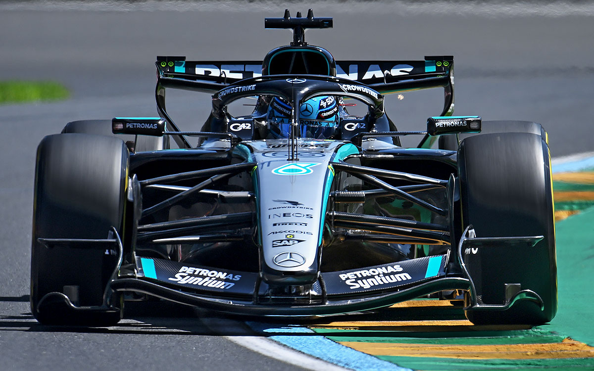 2026年F1澳大利亚大奖赛首日练习，拉塞尔驾驶梅赛德斯W17在阿尔伯特公园赛道行驶