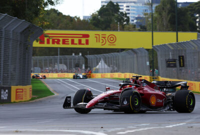 2022年F1澳大利亚大奖赛正赛，领跑比赛的勒克莱尔驾驶法拉利