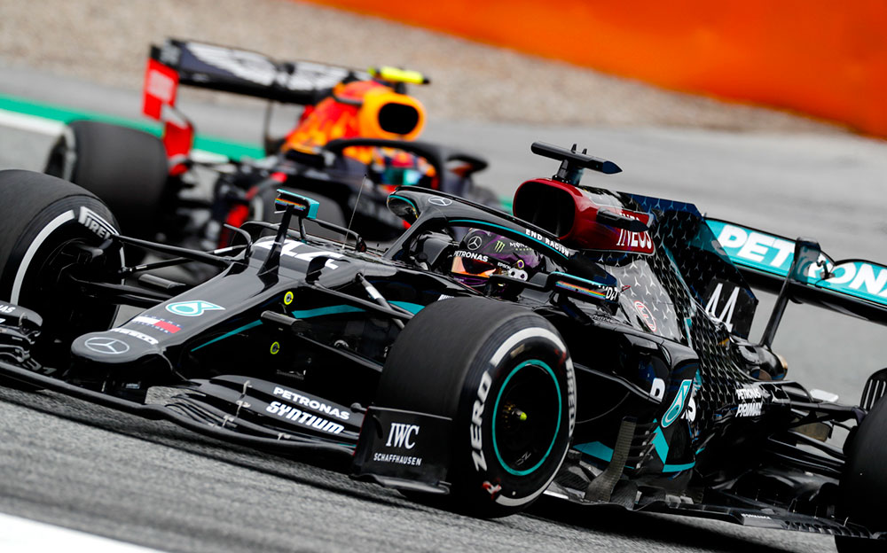 2020年F1奥地利大奖赛练习赛，梅赛德斯W11与红牛-本田RB16