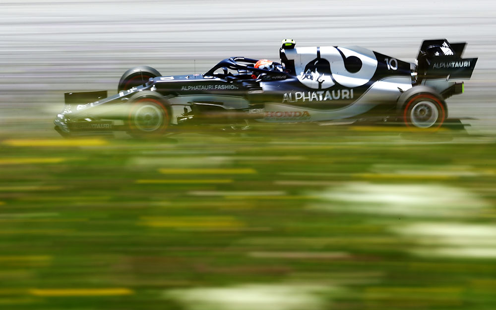 2021年F1奥地利大奖赛三练,行驶在红牛环的红牛二队车手加斯利