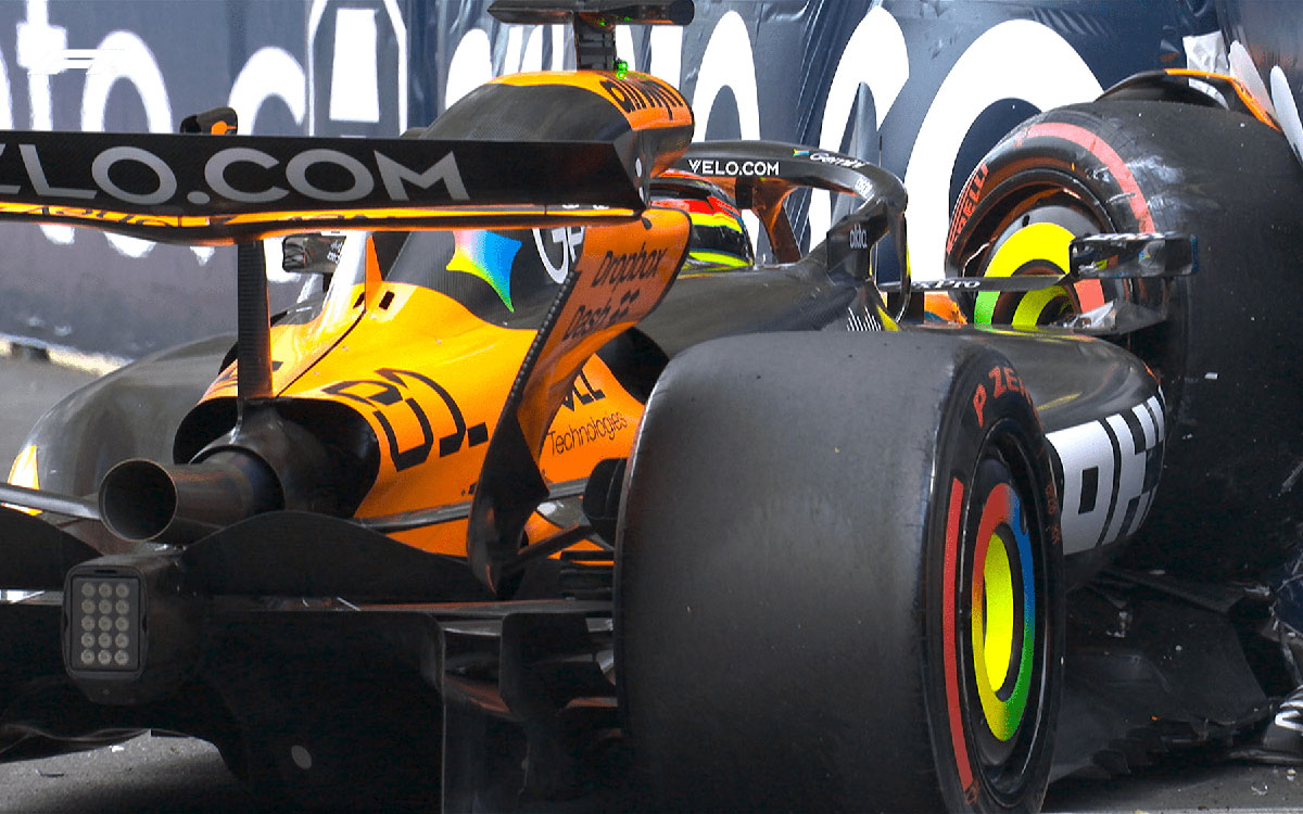 2025年F1阿塞拜疆大奖赛排位赛，维修区中的迈凯伦赛车