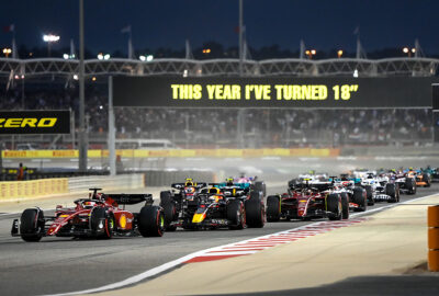 2022年F1巴林大奖赛正赛发车后的场面