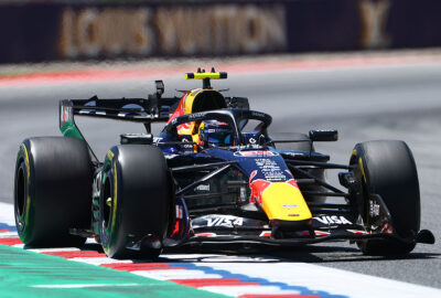 2026年F1西班牙大奖赛一练，岩佐步梦驾驶红牛RB22在加泰罗尼亚赛道行驶