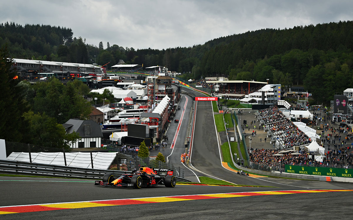 2021年F1比利时大奖赛二练,冲上艾尔罗格的维斯塔潘