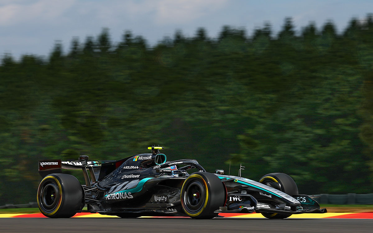2026年F1比利时大奖赛一练，安东内利驾驶梅赛德斯在斯帕赛道行驶