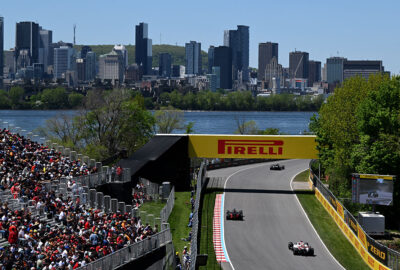 2026年F1加拿大大奖赛一练，奥康的哈斯在赛道上追赶霍肯伯格的奥迪