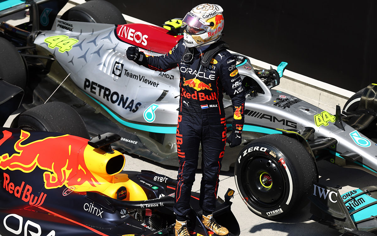 2022年F1加拿大大奖赛正赛，站上红牛RB18挥拳庆祝的维斯塔潘