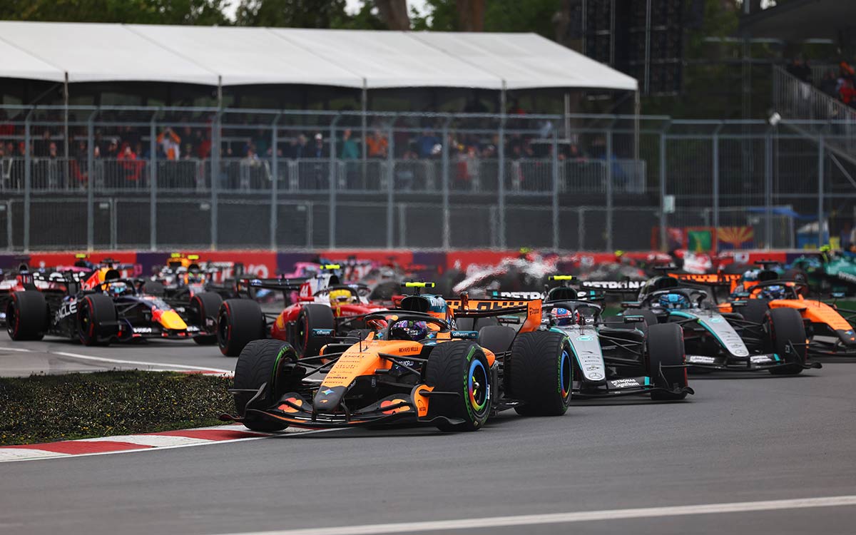 2026年F1加拿大大奖赛正赛起步后，使用半雨胎的诺里斯超越梅赛德斯车群升至榜首