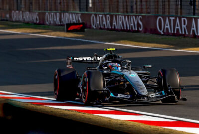 2026年F1中国大奖赛排位赛，安东内利驾驶梅赛德斯进行飞行圈
