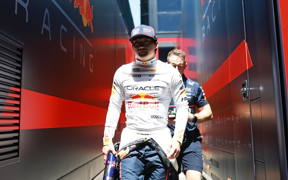 2025年F1艾米利亚罗马涅大奖赛一练，角田裕毅走向红牛车库