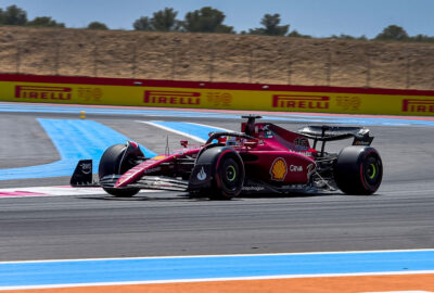 2022年F1法国大奖赛一练，勒克莱尔驾驶法拉利在保罗·里卡德赛道行驶