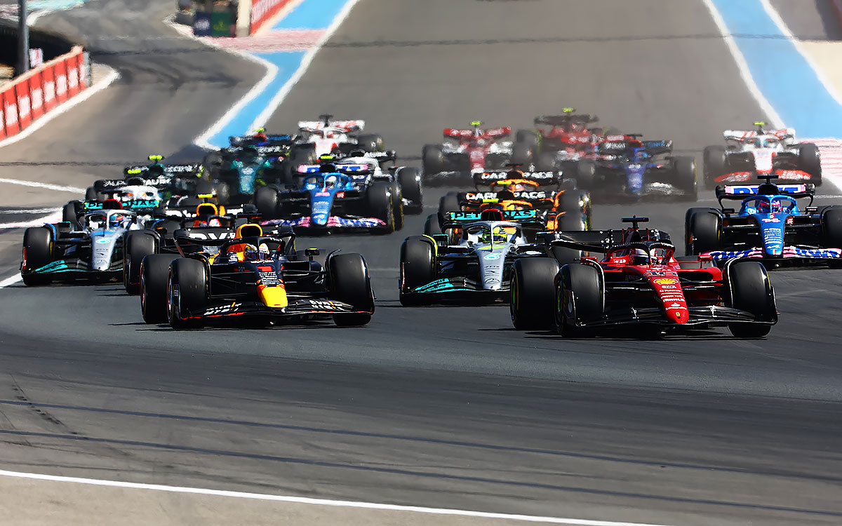2022年F1法国大奖赛正赛发车后的大直道
