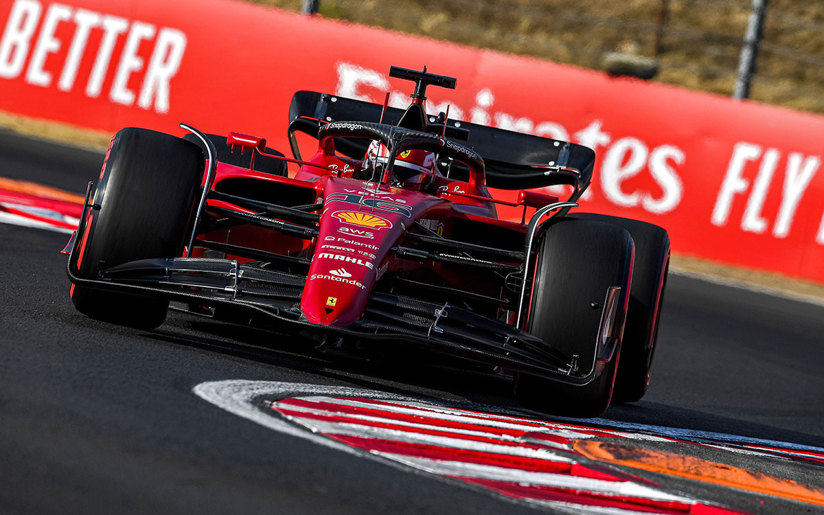 2022年F1匈牙利大奖赛二练,勒克莱尔驾驶法拉利在亨格罗林赛道行驶