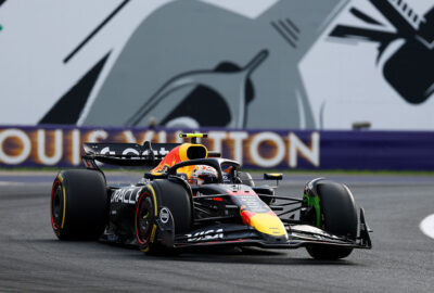 2025年F1匈牙利大奖赛二练，角田裕毅驾驶红牛RB21在亨格罗林赛道行驶