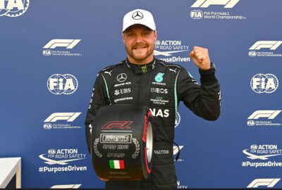 2021年F1意大利大奖赛排位赛，做出全场最快的梅赛德斯车手博塔斯