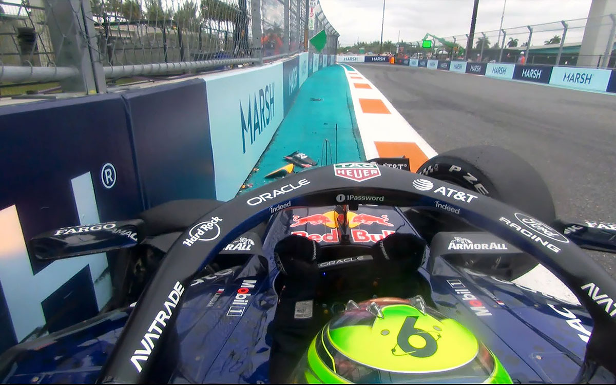 2026年F1迈阿密大奖赛正赛，独自撞车的哈贾尔捶打方向盘宣泄沮丧