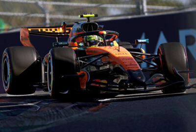 2026年F1迈阿密大奖赛冲刺排位，诺里斯驾驶迈凯伦攻弯
