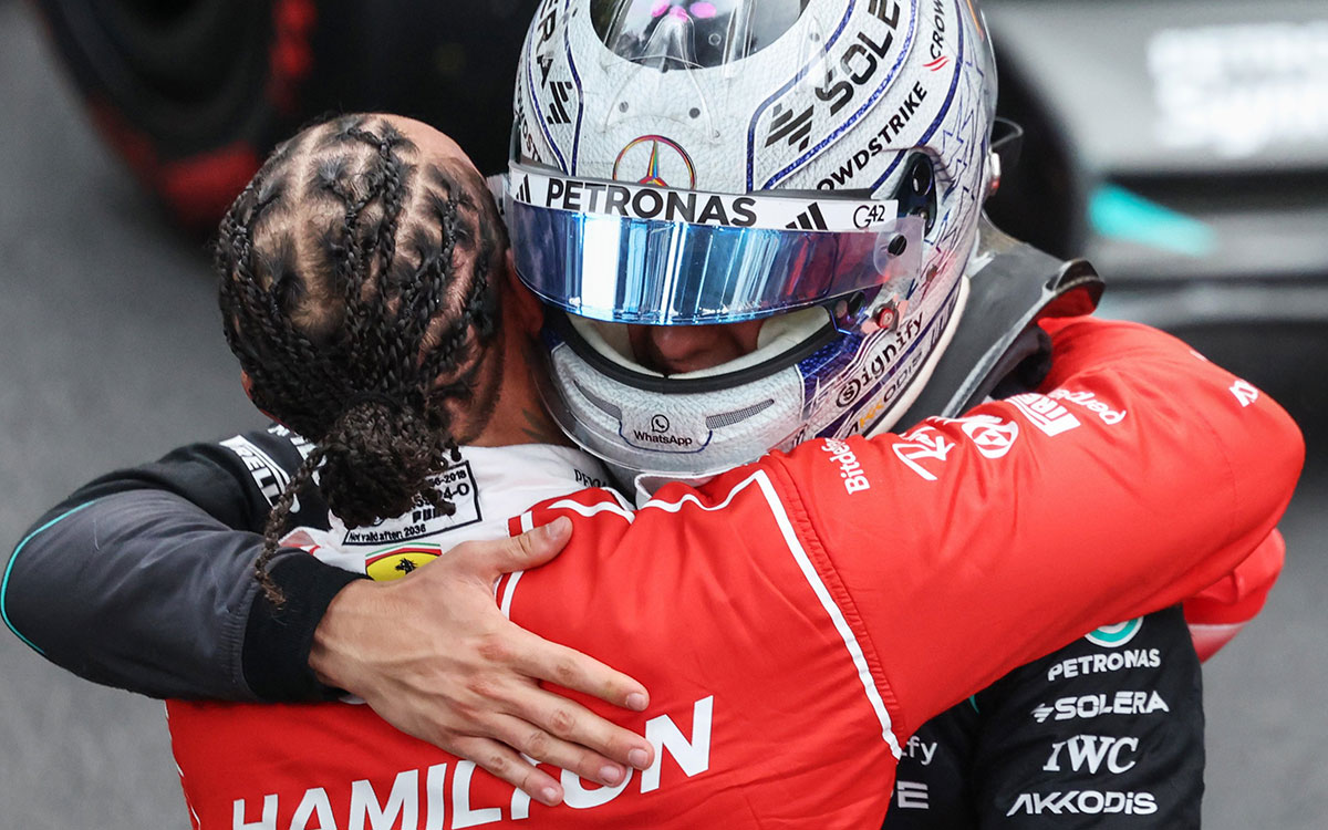 2026年F1摩纳哥大奖赛正赛，冠军安东内利与亚军汉密尔顿拥抱庆祝