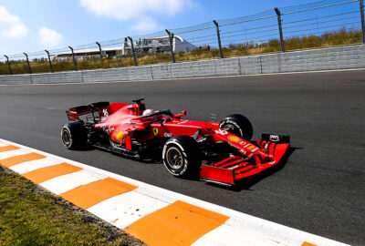 2021年F1荷兰大奖赛，行驶在赞德沃特赛道的法拉利车手勒克莱尔