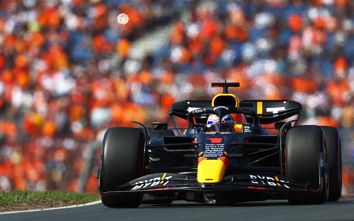 2022年F1荷兰大奖赛三练，维斯塔潘驾驶红牛在赞德沃特赛道行驶